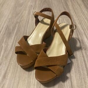 Women’s wedge shoes